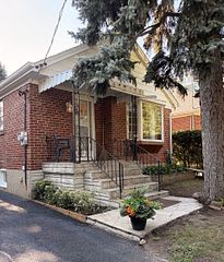 132 Wesley Street, Toronto, ON M8Y 2X1