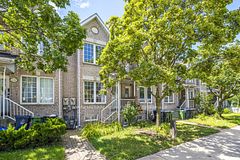 1220 Weston Road, Toronto, ON M6M 4P4