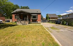 8 Yvonne Avenue N, Toronto, ON M3L 1C7