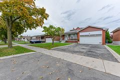 94 Melbert Road, Toronto, ON M9C 3R1