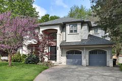 1569 Wembury Road, Mississauga, ON L5J 2L8