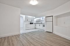 252 Sixth Street 6, Toronto, ON M8V 3A7