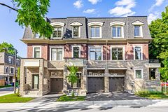 209 Wyndham Street, Mississauga, ON L5M 2S5