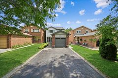 7031 Tamar Mews, Mississauga, ON L5N 3S2