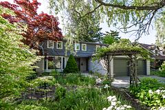 1033 Fair Birch Drive, Mississauga, ON L5H 1M4