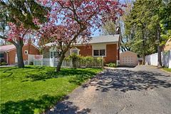 287 Kent Crescent, Burlington, ON L7L 4T2