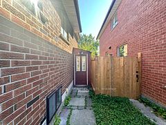 4170 Sunset Valley Court Walkout Bsmt, Mississauga, ON L4W 3L5