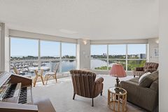 2267 Lake Shore Boulevard W 806, Toronto, ON M8V 3X2