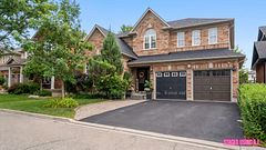 15 Courtsfield Crescent, Brampton, ON L7A 2E3