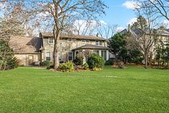 56 Edgehill Road, Toronto, ON M9A 4N5