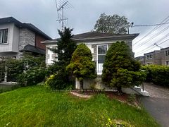 6 Hiawatha Parkway Upper Level, Mississauga, ON L5G 3R7