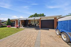 21 Kendleton Drive, Toronto, ON M9V 1T9