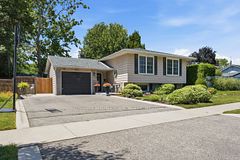 554 Chamberlain Road, Burlington, ON L7L 2V4