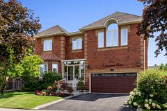 3 Stonegate Drive, Brampton, ON L6Z 3L7