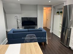 284 Hickory Circle Bsmt, Oakville, ON L6H 4V1