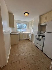 21 Aura Lea Boulevard, Toronto, ON M9M 1K2