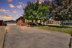 110 Jay Street, Toronto, ON M6L 2M2