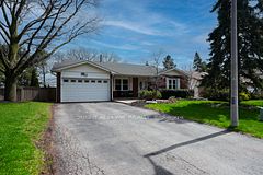 1266 Lakeview Drive, Oakville, ON L6H 2M8