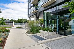7 Smith Crescent 526, Toronto, ON M8Z 0G3