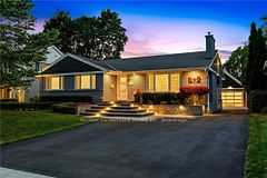 2113 Courtland Drive, Burlington, ON L7R 1R7