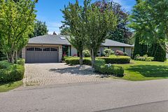 5 Blair Athol Crescent, Toronto, ON M9A 1X6