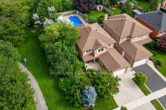 1944 Aldermead Road, Mississauga, ON L5M 3A1