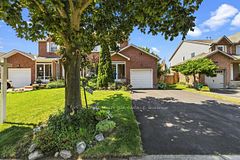 2238 MacLennan Drive, Oakville, ON L6H 5K2