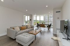 24 Southport Street 853, Toronto, ON M6S 4Z1