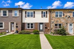 2825 Gananoque Drive 11, Mississauga, ON L5N 1V6