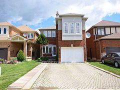 3 Chipmunk Crescent, Brampton, ON L6R 1B8