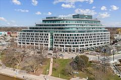 11 Bronte Road 327, Oakville, ON L6L 0E1