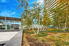 105 The Queensway 2713, Toronto, ON M6S 5B5
