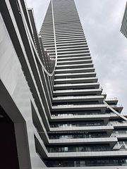 20 Shore Breeze Drive 3402, Toronto, ON M8V 0C7