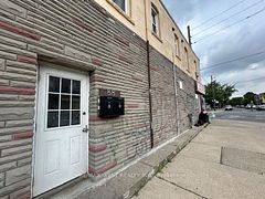 88 Uxbridge Avenue A, Toronto, ON M6N 2Y2