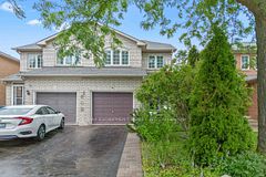 16 Whiteface Crescent, Brampton, ON L6X 4W6