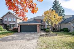 160 River Oaks Boulevard E, Oakville, ON L6H 5N7