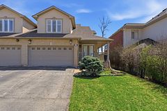 2304 Sovereign Street, Oakville, ON L6L 1L6