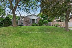 3 Cumbrian Court, Brampton, ON L6X 2J7