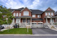35 SAINT DENNIS Road, Brampton, ON L6R 3W7