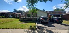 2406 Poplar Crescent, Mississauga, ON L5J 4H3