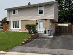 4 Hardcastle Court, Brampton, ON L6S 2A9
