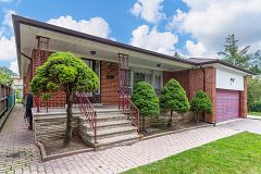 5 Paramount Court Bsmt, Toronto, ON M6M 2L3