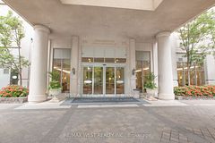 35 Kingsbridge Garden Circle 1501, Mississauga, ON L5R 3Z5