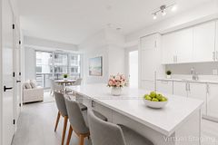 2450 Old Bronte Road 325, Oakville, ON L6M 5P6