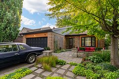 31 Mansfield Street, Brampton, ON L6S 2X8