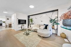 26 Ted Wray Circle, Toronto, ON M3L 0G5