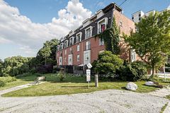 870 Jane Street 106, Toronto, ON M6N 4C2