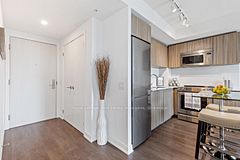 30 Samuel Wood Way 1403, Toronto, ON M9B 0C9