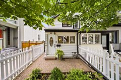 25 Batavia Avenue, Toronto, ON M6N 4A1