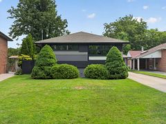 34 Mitre Place, Toronto, ON M9R 3C4